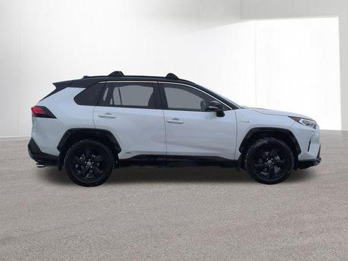 2020 Toyota RAV4 Hybrid SE