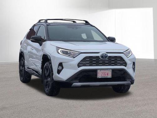 2020 Toyota RAV4 Hybrid SE