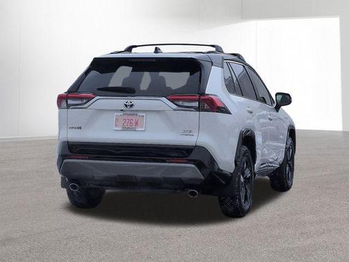 2020 Toyota RAV4 Hybrid SE