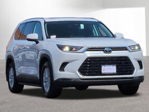 Wind Chill Pearl 2026 Toyota Grand Highlander XLE