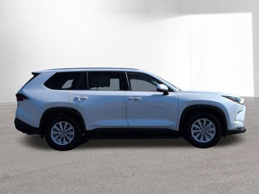 Wind Chill Pearl 2026 Toyota Grand Highlander XLE