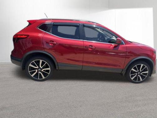 Palatial Ruby 2017 Nissan Rogue Sport SL