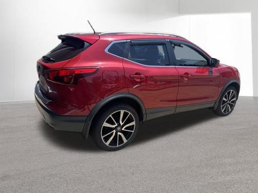 Palatial Ruby 2017 Nissan Rogue Sport SL