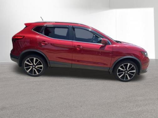 Palatial Ruby 2017 Nissan Rogue Sport SL