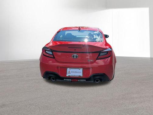 2025 Toyota GR86 Premium