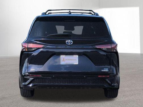 2022 Toyota Sienna XSE 7 Passenger