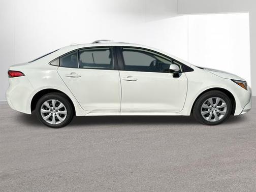2025 Toyota Corolla Hybrid SE