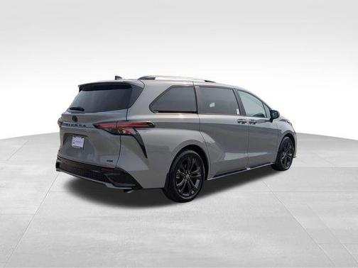 2025 Toyota Sienna XSE 7 Passenger