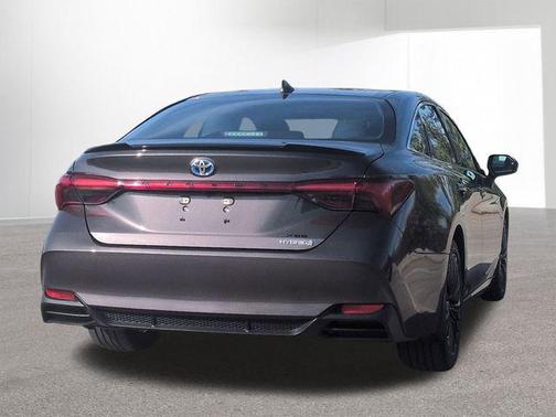 2020 Toyota Avalon Hybrid XSE