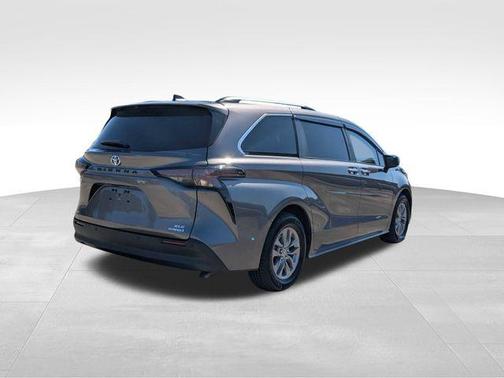 2024 Toyota Sienna XLE 7 Passenger