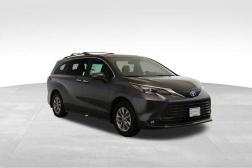 2025 Toyota Sienna XLE 7 Passenger