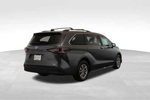 2025 Toyota Sienna XLE 7 Passenger