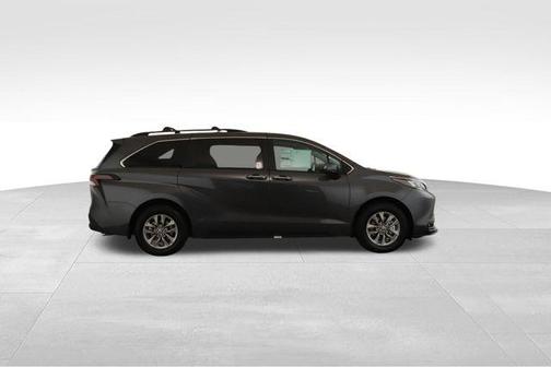2025 Toyota Sienna XLE 7 Passenger