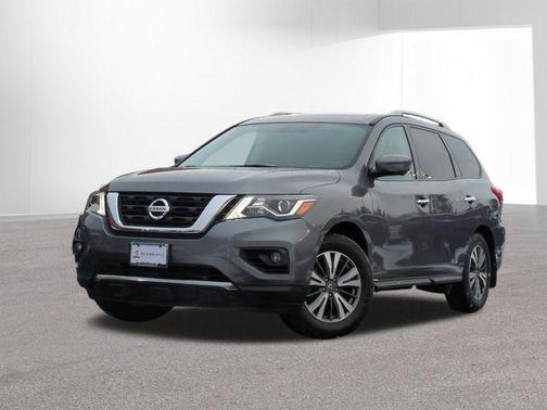 2017 Nissan Pathfinder SL