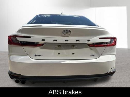 Ice Cap 2025 Toyota Camry SE