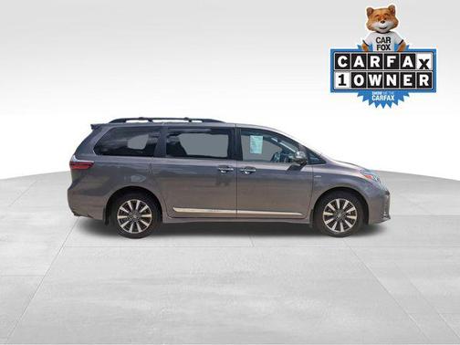 2020 Toyota Sienna Limited Premium