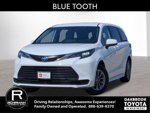2025 Toyota Sienna LE