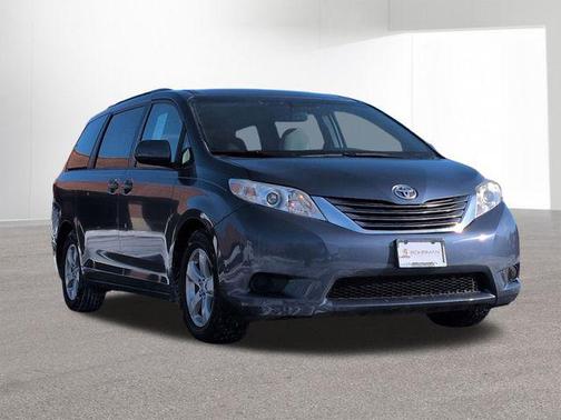 2015 Toyota Sienna LE