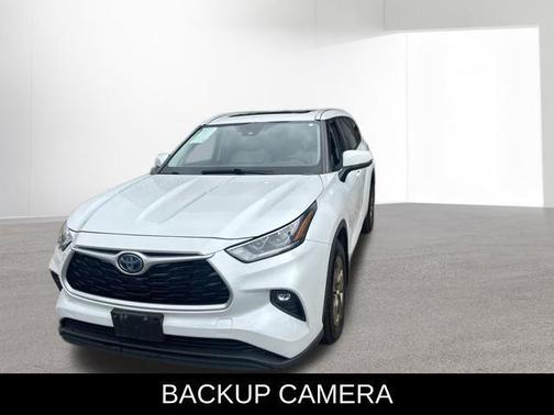 Wind Chill Pearl 2022 Toyota Highlander Hybrid XLE