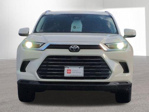 Coastal Cream 2024 Toyota Grand Highlander XLE