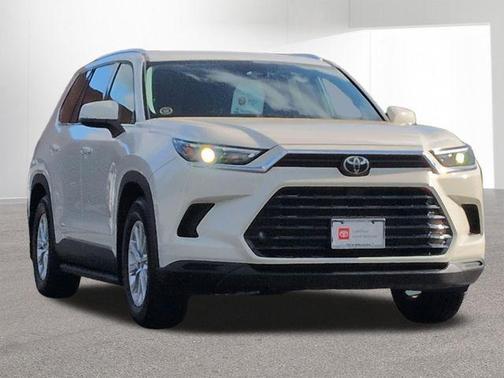 Coastal Cream 2024 Toyota Grand Highlander XLE