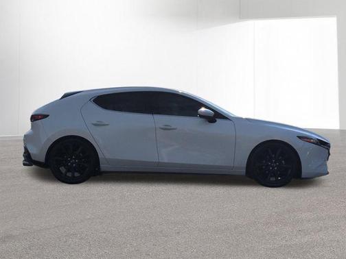 Snowflake White Pearl Mica 2022 Mazda Mazda3 FWD w/Premium Package