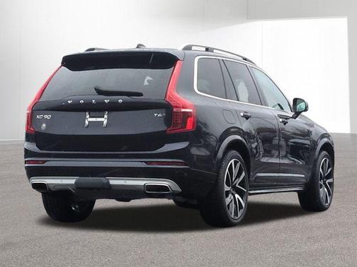 2019 Volvo XC90 T6 Momentum