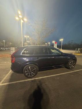 2019 Volvo XC90 T6 Momentum