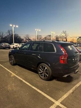 2019 Volvo XC90 T6 Momentum
