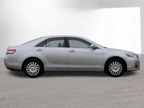 Classic Silver Metallic 2011 Toyota Camry LE