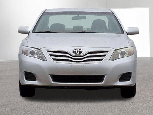 Classic Silver Metallic 2011 Toyota Camry LE
