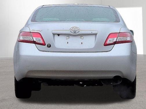 Classic Silver Metallic 2011 Toyota Camry LE