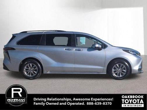 2023 Toyota Sienna XLE 8 Passenger