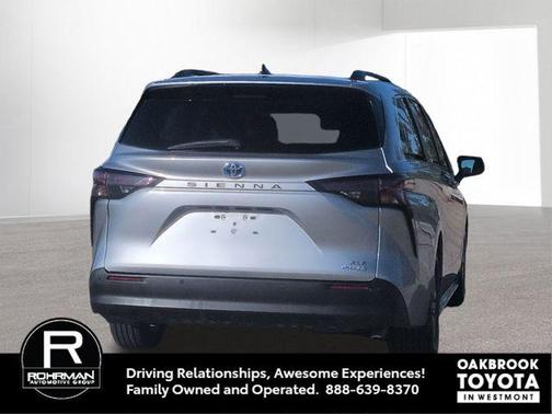 2023 Toyota Sienna XLE 8 Passenger