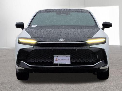 2024 Toyota Crown Platinum