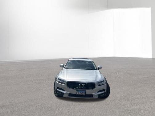Bright Silver Metallic 2018 Volvo V90 Cross Country T6