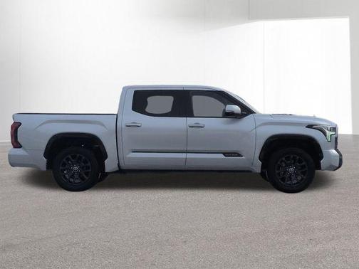 2023 Toyota Tundra Hybrid Platinum