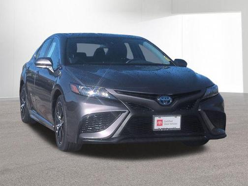 2024 Toyota Camry Hybrid SE