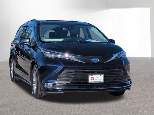 2022 Toyota Sienna XLE 7 Passenger