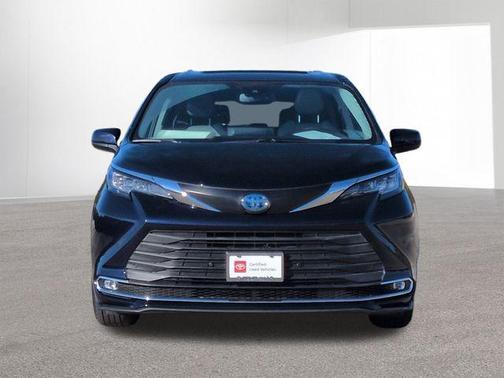 2022 Toyota Sienna XLE 7 Passenger