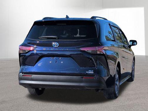 2022 Toyota Sienna XLE 7 Passenger