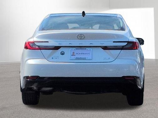 Wind Chill Pearl 2026 Toyota Camry XLE