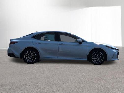 Wind Chill Pearl 2026 Toyota Camry XLE
