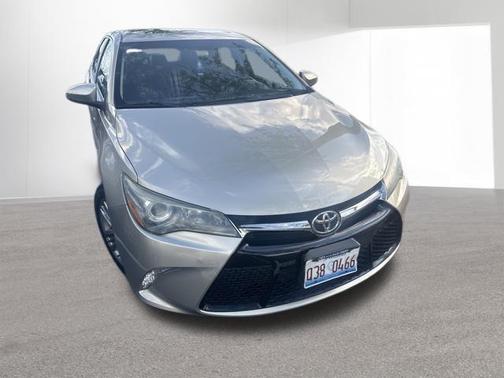 Creme Brulee Mica 2016 Toyota Camry SE