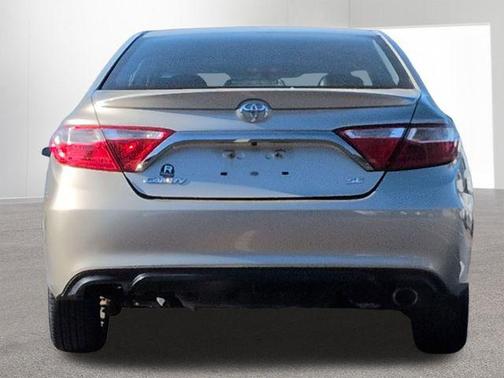 Creme Brulee Mica 2016 Toyota Camry SE