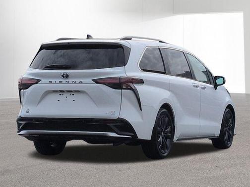2024 Toyota Sienna XSE 7 Passenger