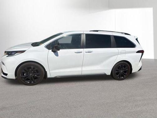 2024 Toyota Sienna XSE 7 Passenger