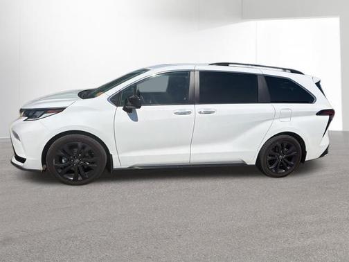 2024 Toyota Sienna XSE 7 Passenger