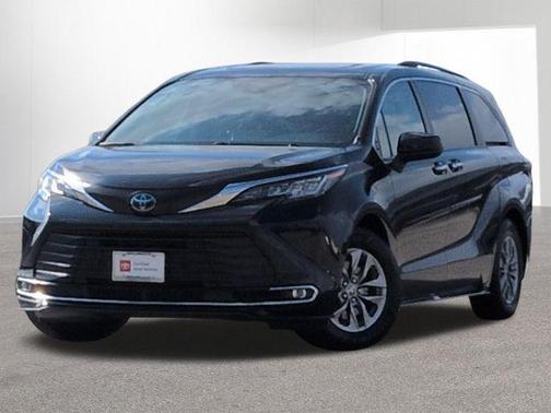 2022 Toyota Sienna XLE