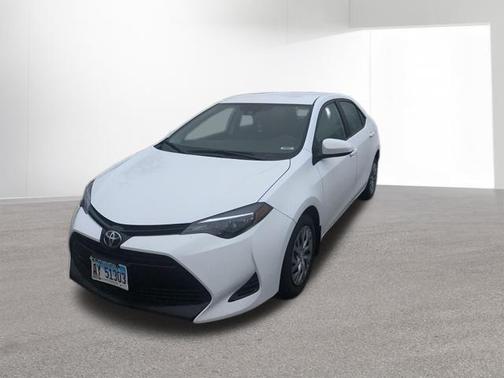 Super White 2018 Toyota Corolla LE